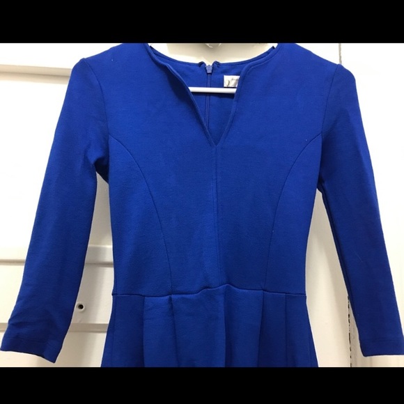 French Connection Dresses & Skirts - French Connection V-Neck Dress